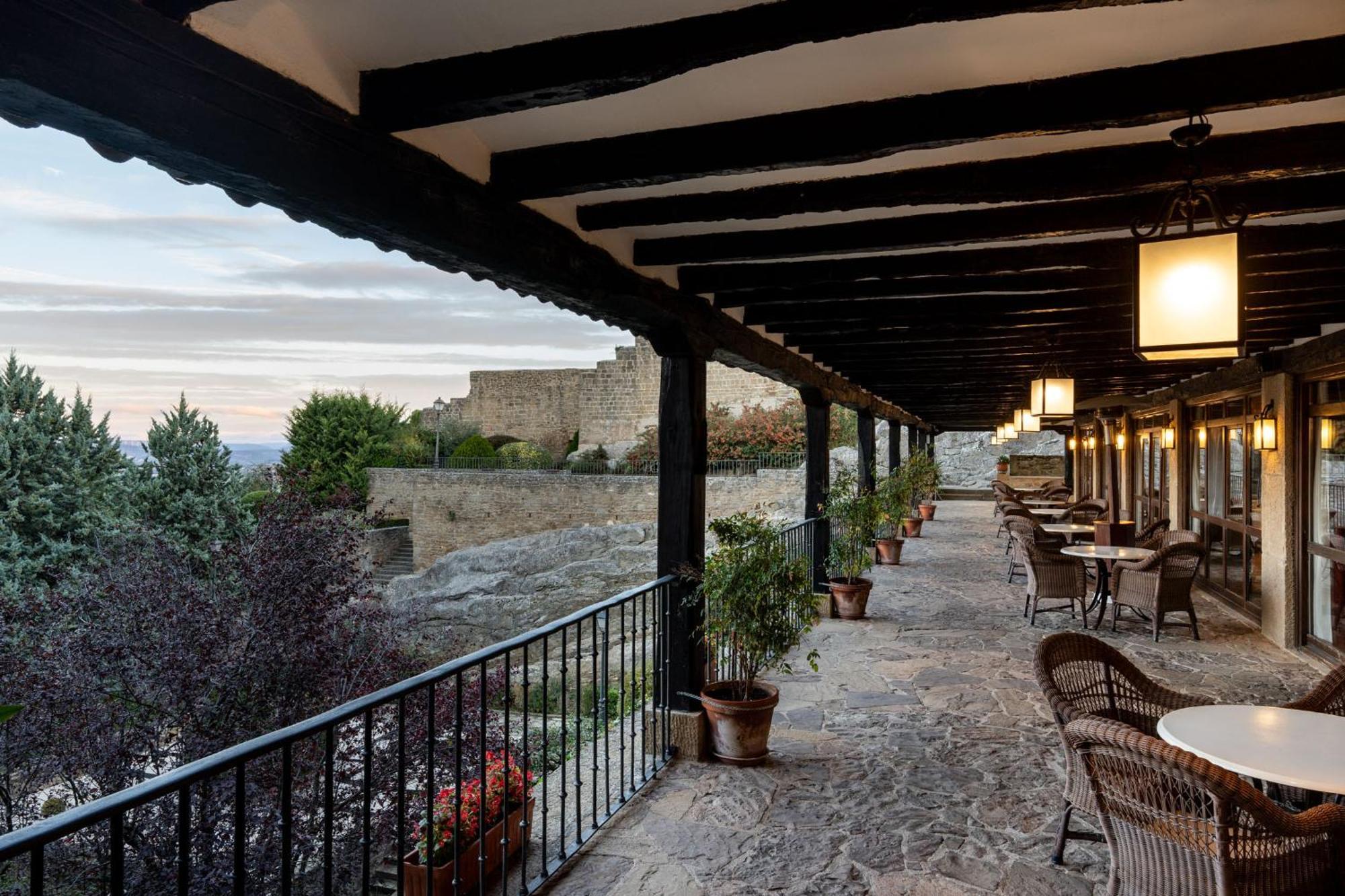 Parador De Sos del Rey Católico Exterior foto